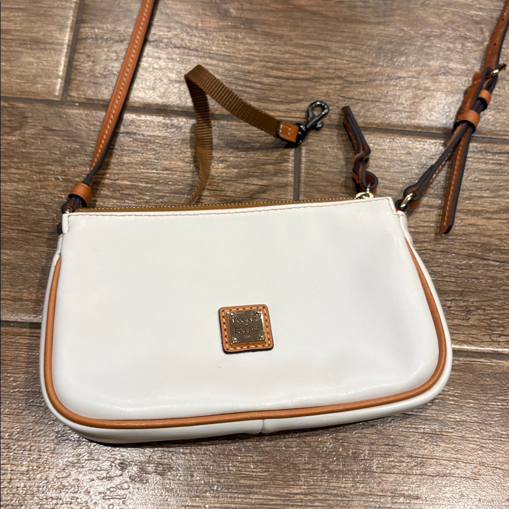 Dooney Bourke Lexi Crossbody